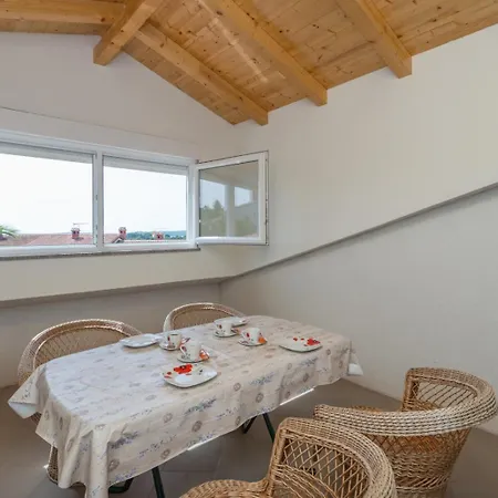Gabi Apartment *